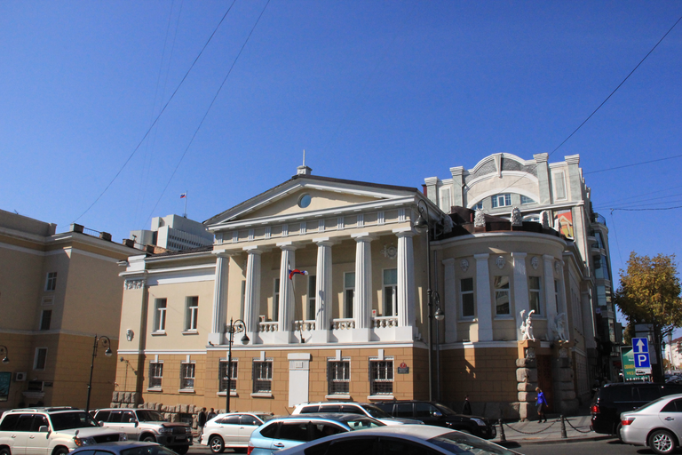 Океанский проспект 7, Здание генерального консульства Японии)